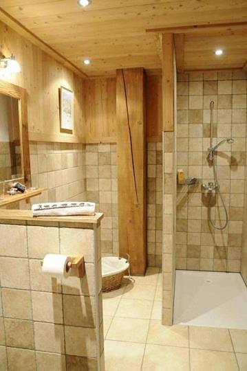 Bed and Breakfast La Ferme d'Emilienne Sallanches Zimmer foto