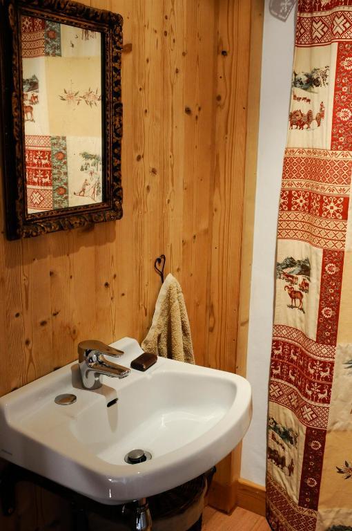Bed and Breakfast La Ferme d'Emilienne Sallanches Zimmer foto
